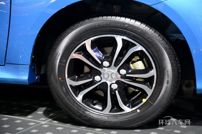 2015款 兩廂 1.5L 自動(dòng)樂(lè)尚版