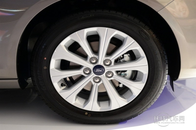 2015款 1.5L 手動(dòng)時(shí)尚型