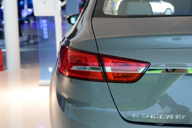 2015款 1.5L 手動(dòng)時(shí)尚型