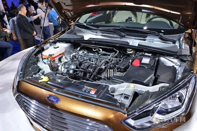 2015款 1.5L 自動時尚型