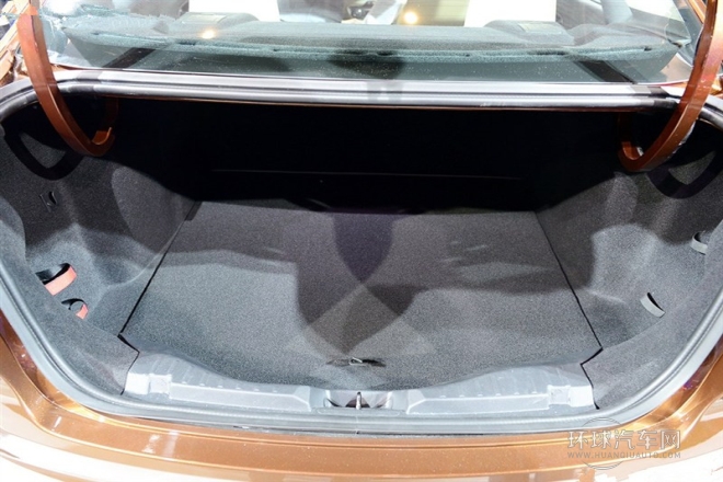 2015款 1.5L 自動時尚型