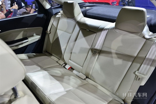 2015款 1.5L 自動時尚型