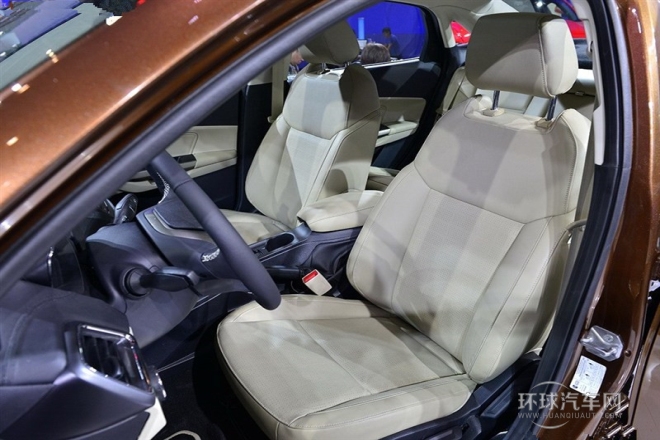 2015款 1.5L 自動時尚型