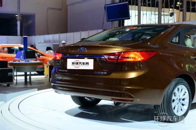 2015款 1.5L 自動時尚型