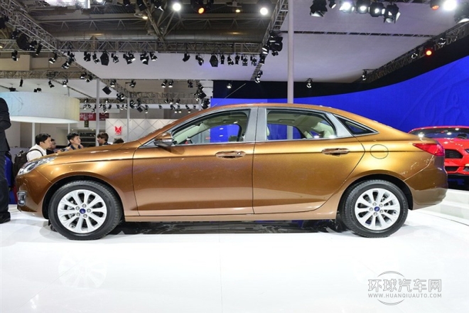 2015款 1.5L 自動時尚型