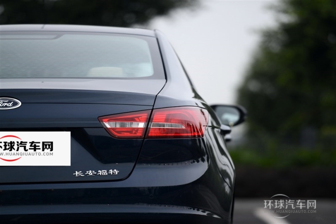 2015款 1.5L 自動舒適型