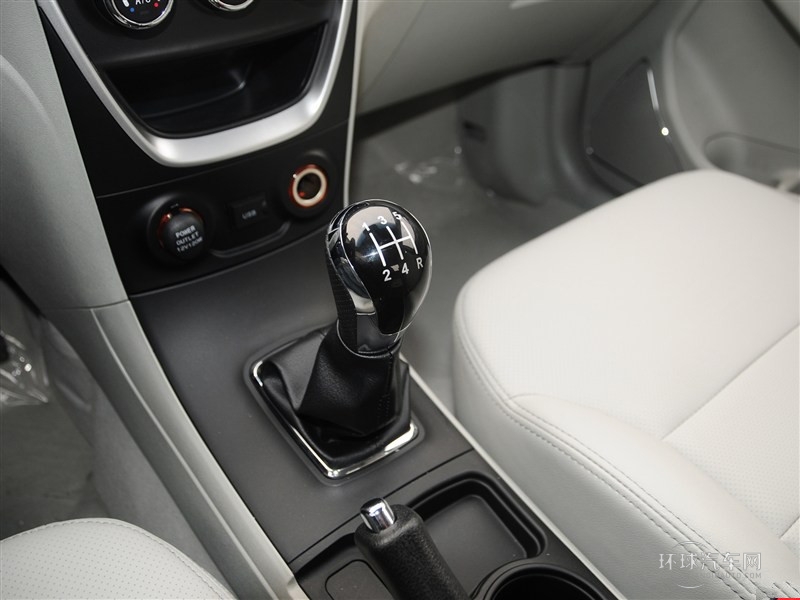 2015款 1.5L 5MT 精英型
