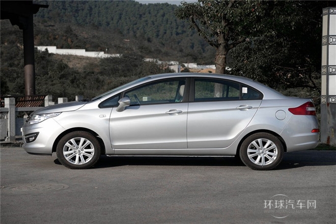 2015款 1.5L 手動(dòng)金鉆型