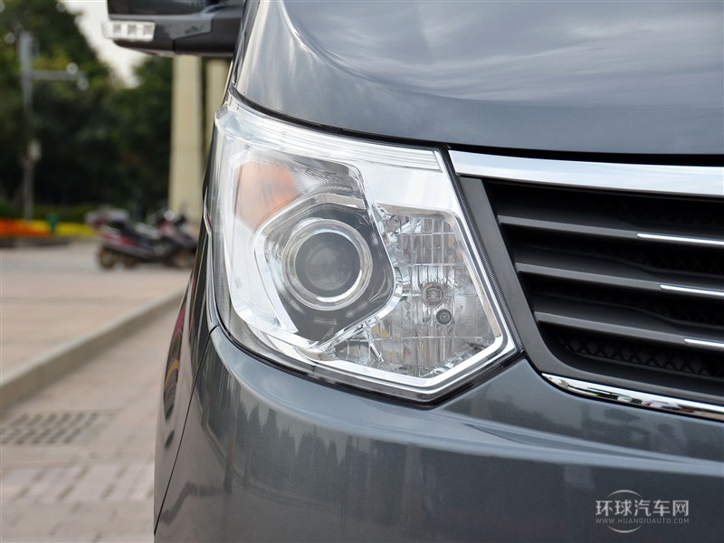 2015款 1.8L 豪華型