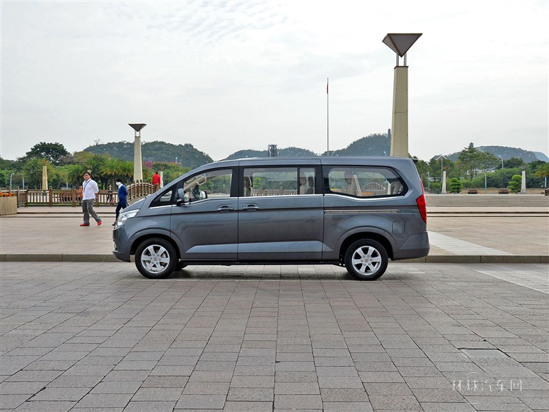 2015款 1.8L 豪華型