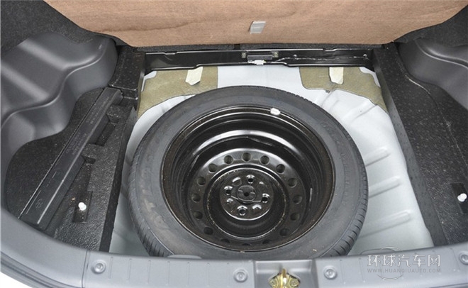 2014款 兩廂 1.4L 手動(dòng)夢(mèng)想型