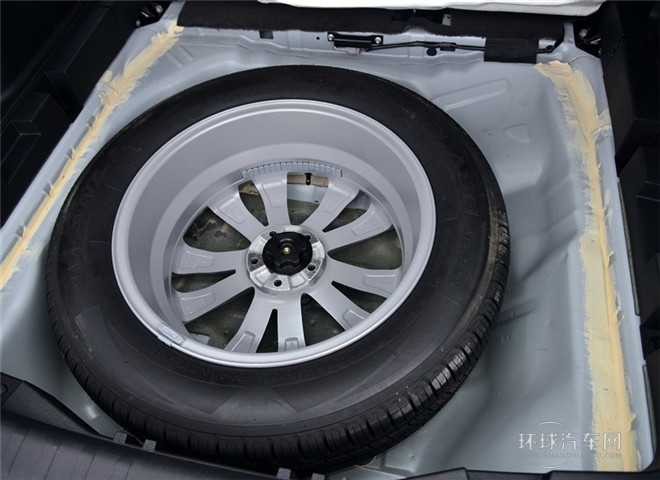 2015款 2.0L 手動智逸型