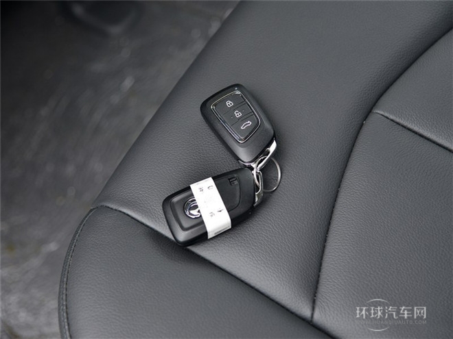 2015款 2.0L 手動智逸型