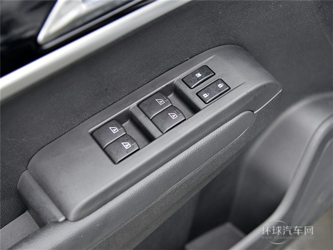 2015款 2.0L 手動智逸型