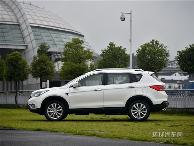 2015款 2.0L 手動智逸型