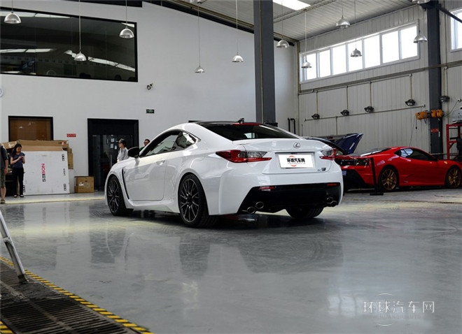 2015款 F 5.0L 碳纖維版