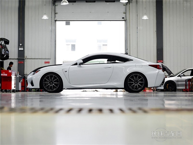 2015款 F 5.0L 碳纖維版