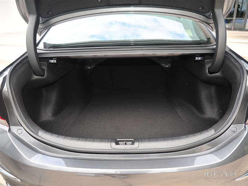 2015款 2.0L 尊貴版