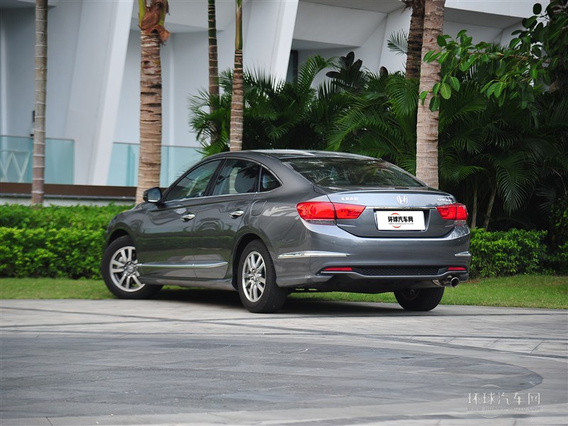 2015款 2.0L 尊貴版