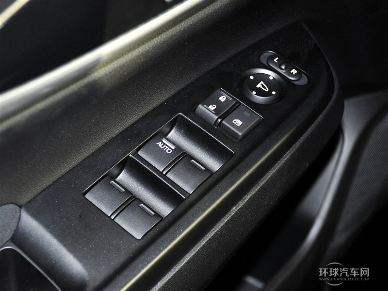 2015款 1.8L 自動豪華版
