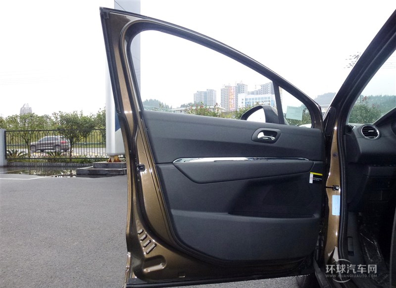 2015款 2.0L 自動經典版