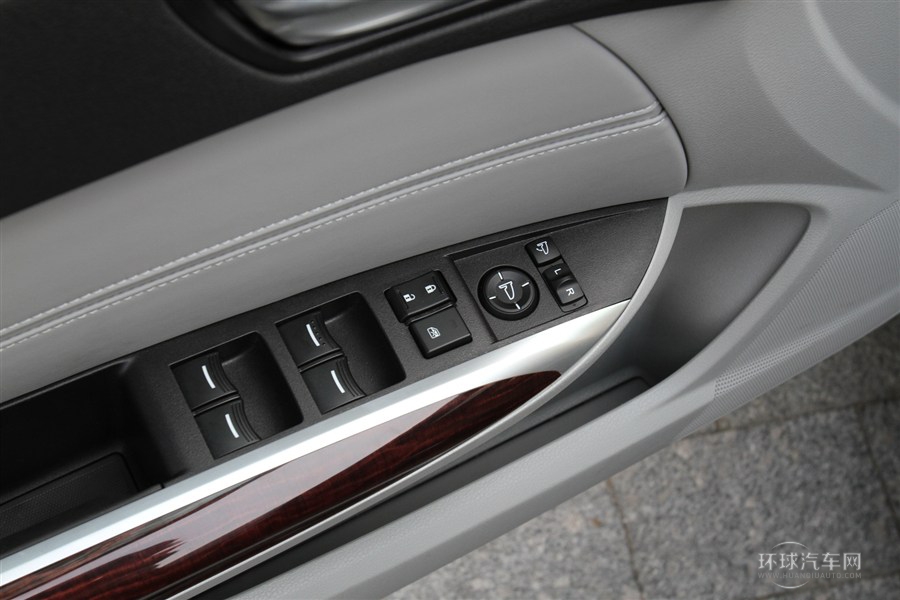 2015款 2.4L 豪華版