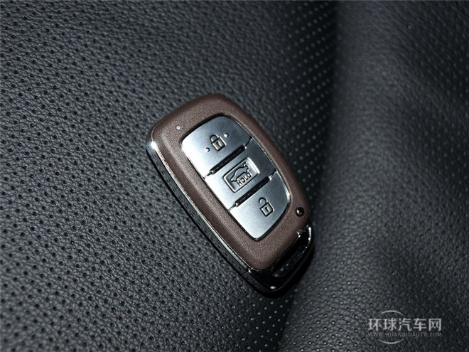 2015款 1.6L 自動(dòng)尊貴型