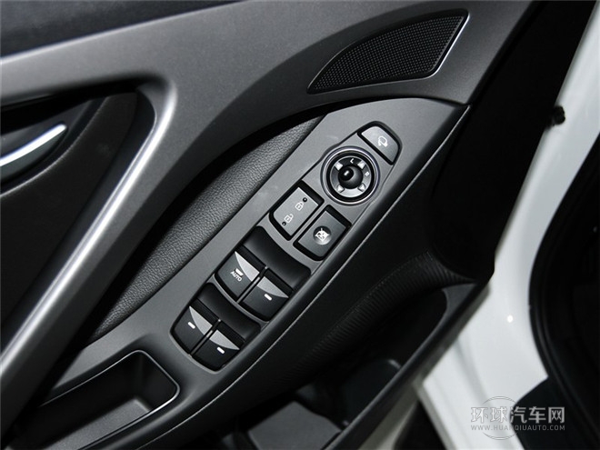 2015款 1.6L 自動尊貴型