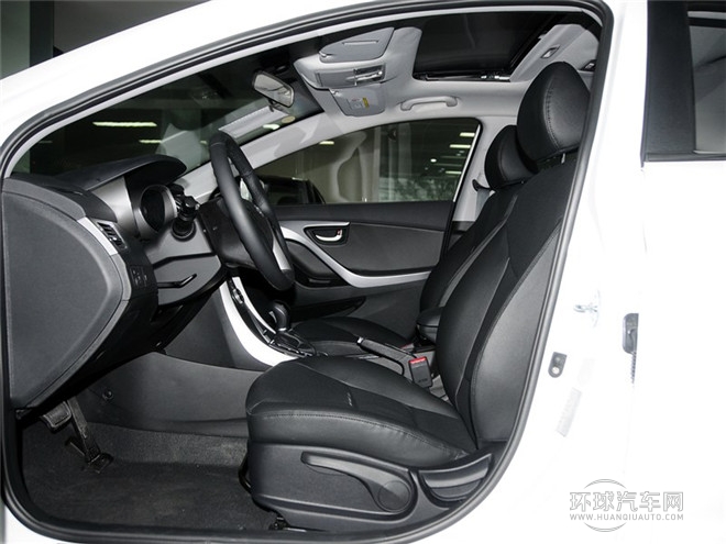 2015款 1.6L 自動尊貴型