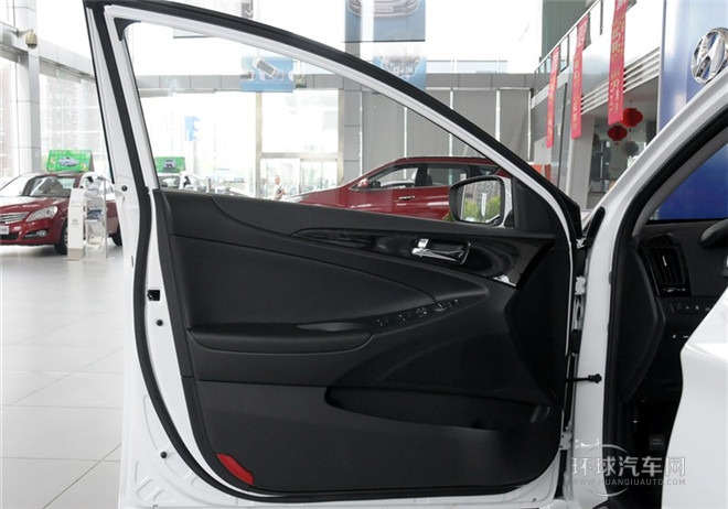 2014款 2.0L 自動豪華版