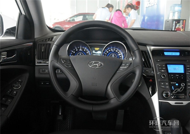 2014款 2.0L 自動豪華版