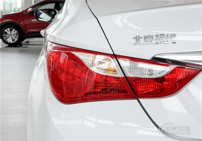 2014款 2.0L 自動豪華版