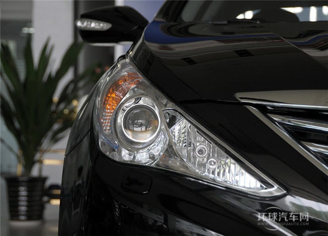 2014款 2.0L 自動領先型