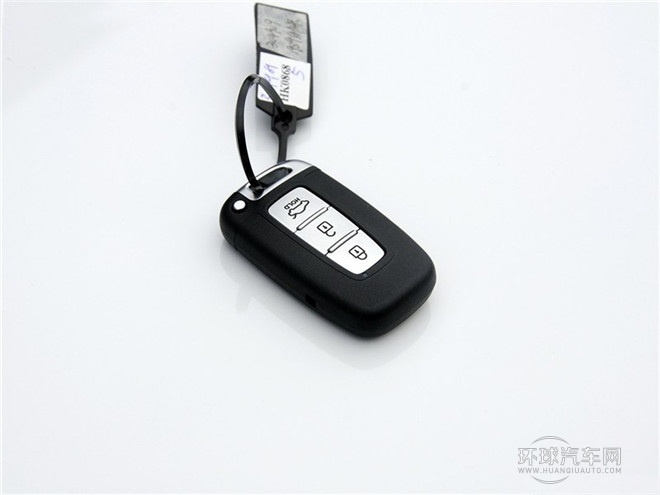 2014款 2.0L 自動尊貴版