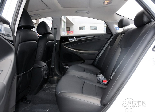 2014款 2.0L 自動尊貴版