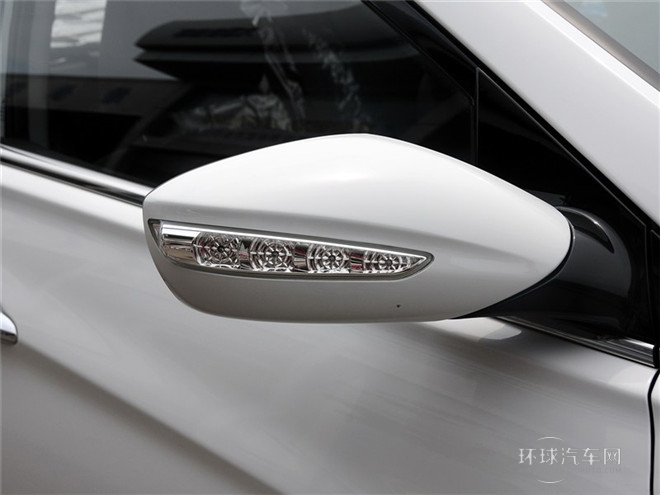 2014款 2.0L 自動尊貴版