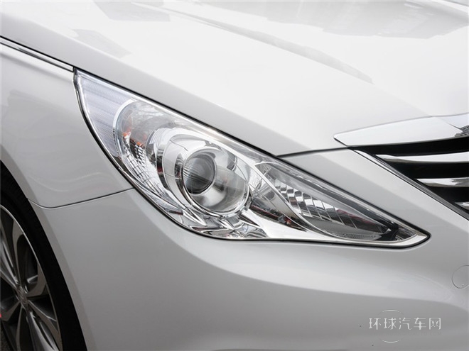 2014款 2.0L 自動尊貴版