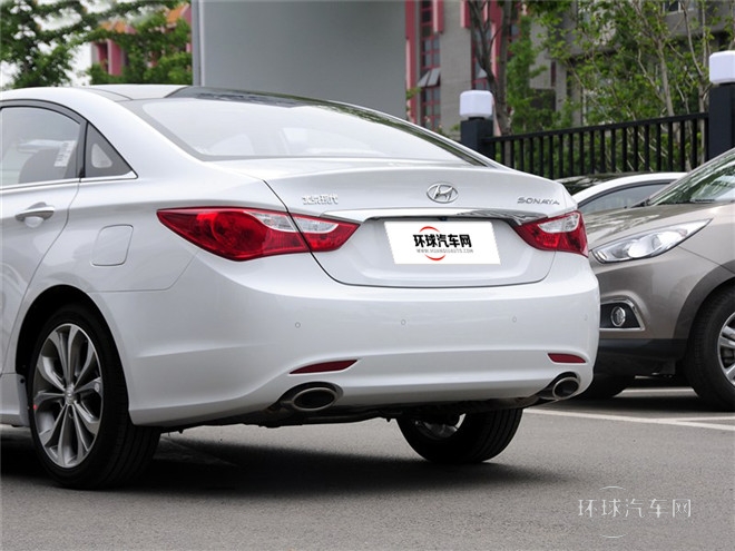 2014款 2.0L 自動尊貴版