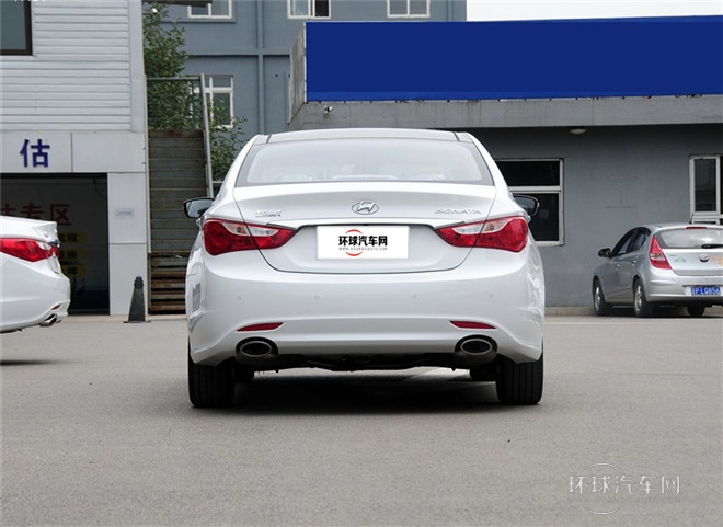 2014款 2.0L 自動尊貴版