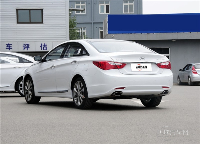 2014款 2.0L 自動尊貴版