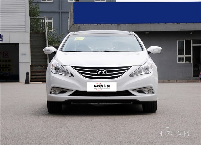 2014款 2.0L 自動尊貴版