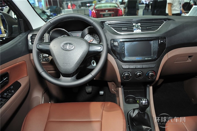 2014款 1.5L 手動5座運動都市B版