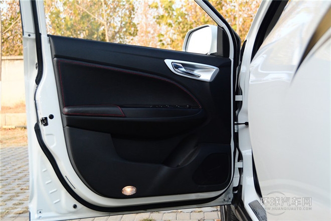 2014款 1.8L 自動尊貴型