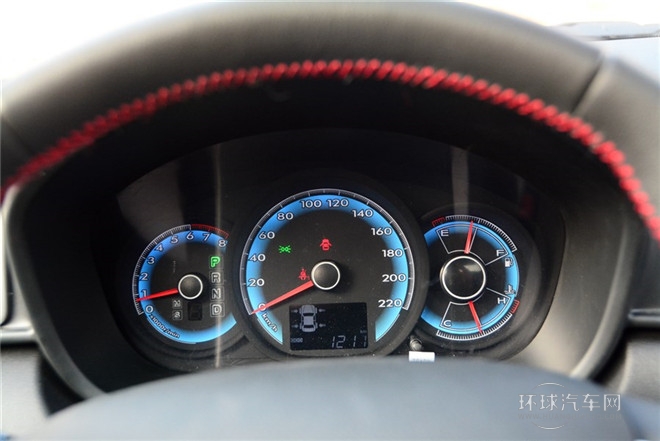 2014款 1.8L 自動尊貴型