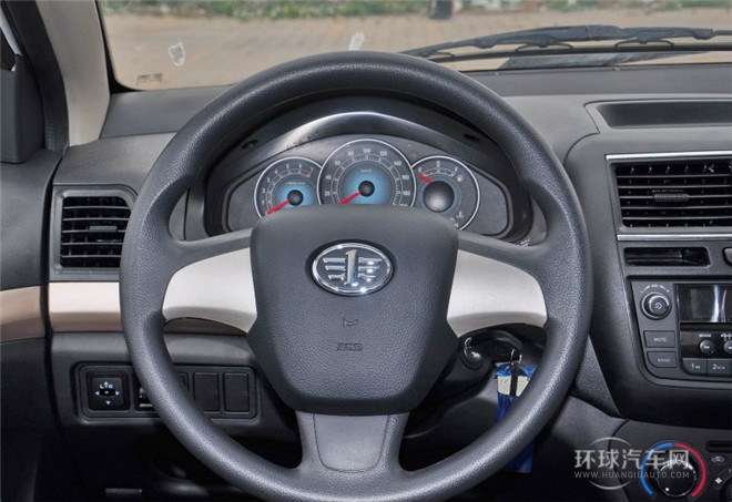 2014款 1.5L 手動進取型