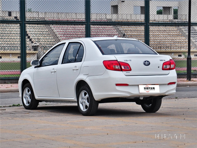 2014款 1.5L 手動(dòng)進(jìn)取型