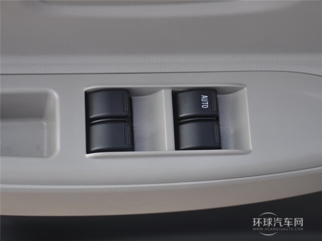 2014款 1.0L 手動舒適型