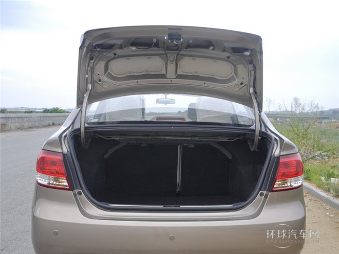 2014款 1.0L 手動(dòng)舒適型