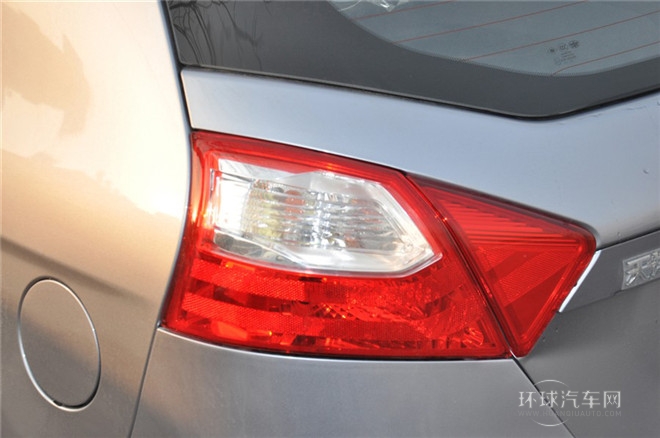 2014款 1.3L 手動(dòng)運(yùn)動(dòng)舒適型