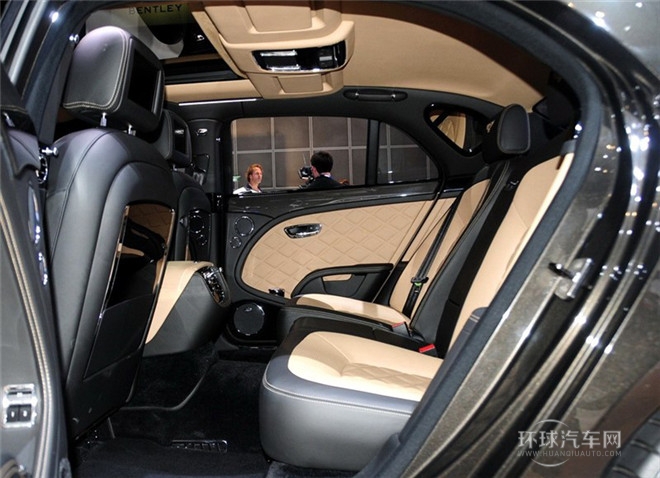 2015款 6.8T 標(biāo)準(zhǔn)版